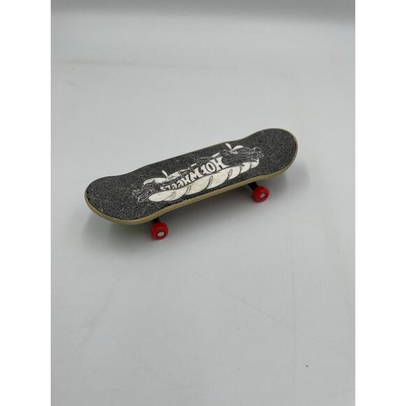 Hot Wheels Tony Hawk Finger Skateboard with Red Wheels, Taco, & Lime Belly - Picture 4 of 7